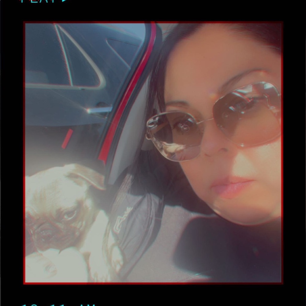 Meet your Posher, Julie